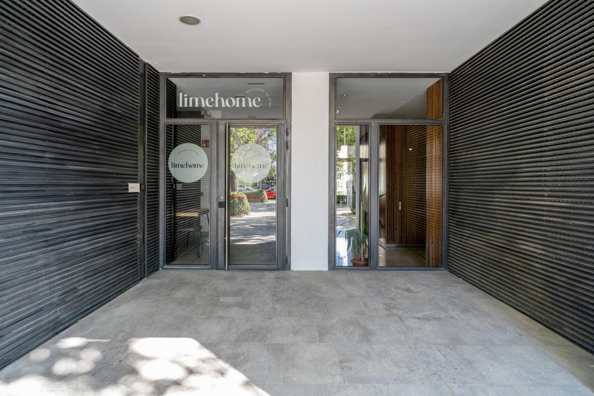 Limehome Valencia Carrer D'Antonio Ferrandis Bagian luar foto