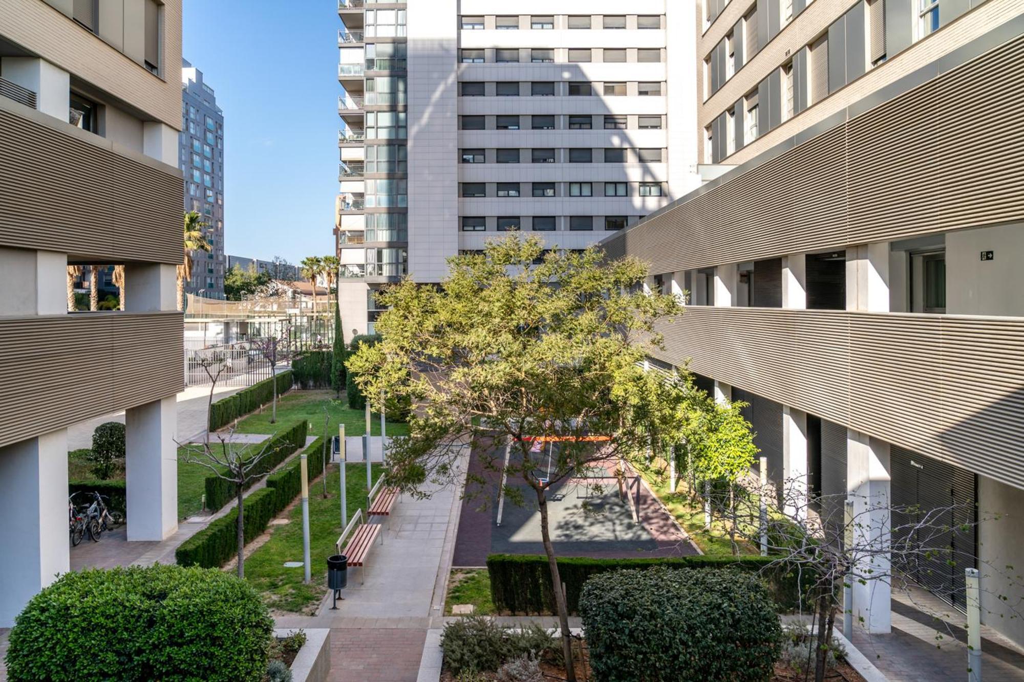 Limehome Valencia Carrer D'Antonio Ferrandis Bagian luar foto