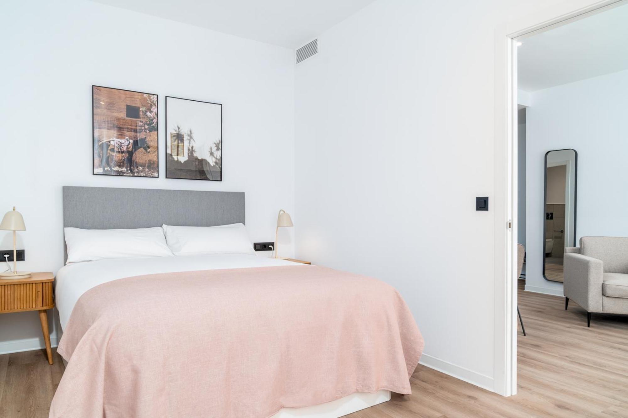 Limehome Valencia Carrer D'Antonio Ferrandis Bagian luar foto