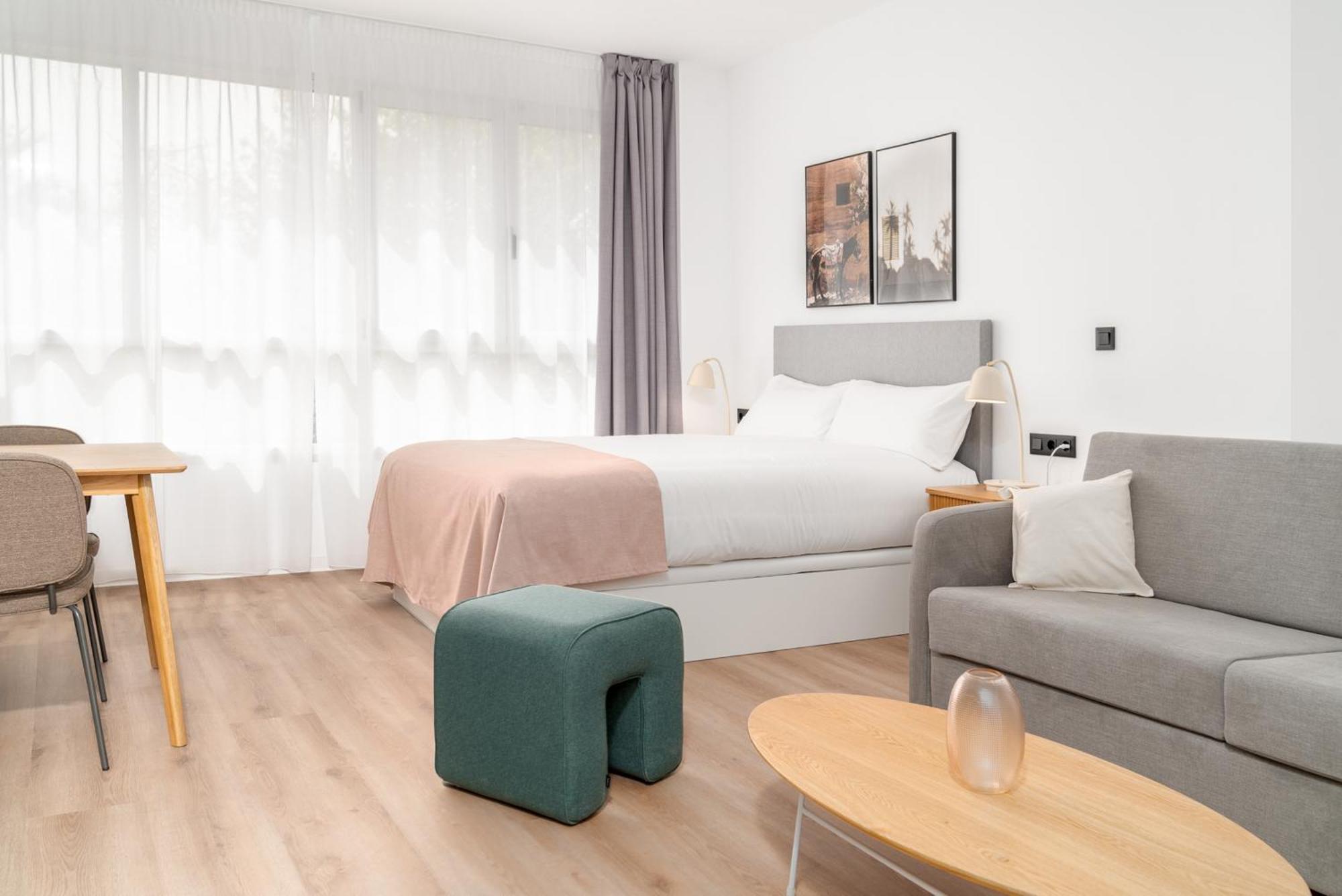 Limehome Valencia Carrer D'Antonio Ferrandis Bagian luar foto